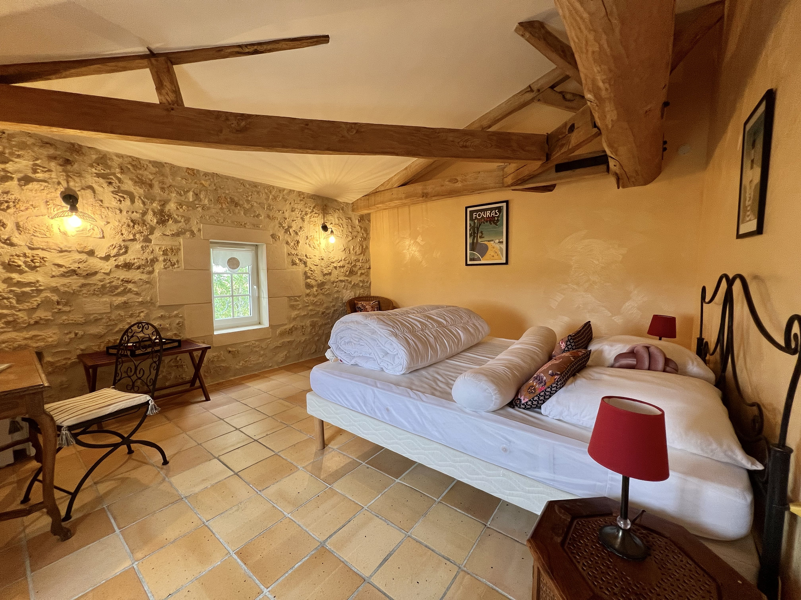 maison-de-charme-avec-maison-dhotes-au-coeur-de-la-campagne