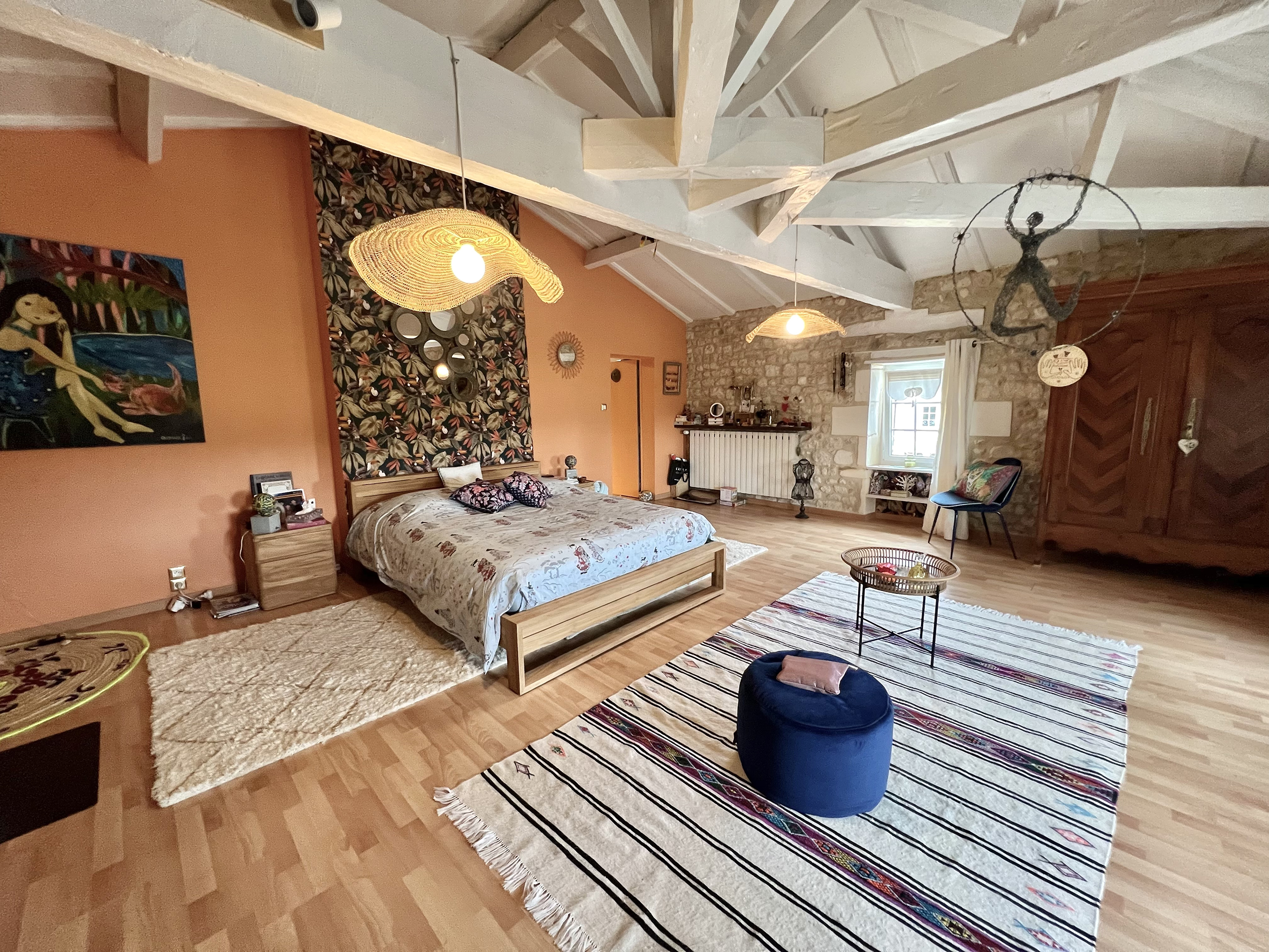 maison-de-charme-avec-maison-dhotes-au-coeur-de-la-campagne