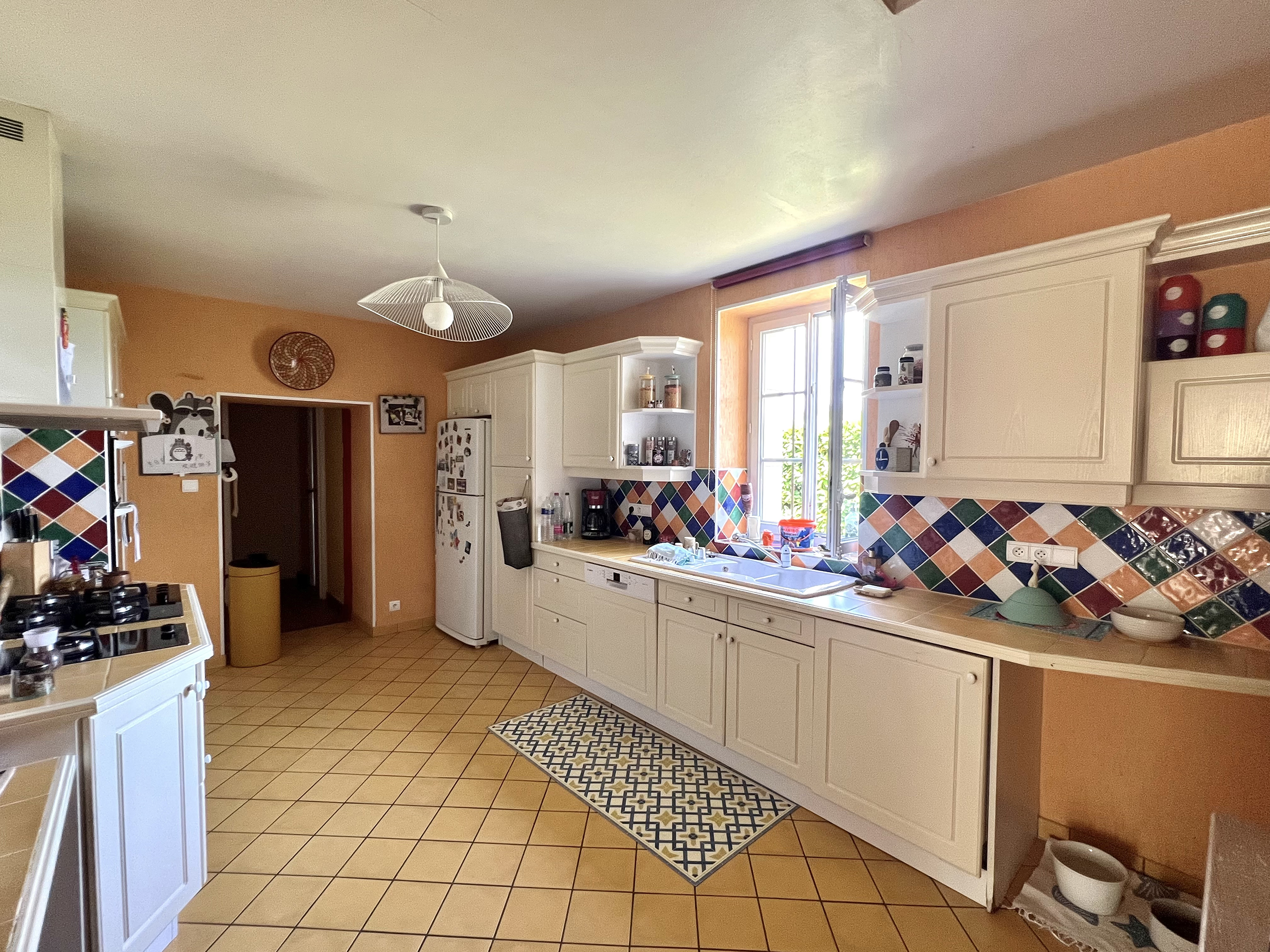 maison-de-charme-avec-maison-dhotes-au-coeur-de-la-campagne