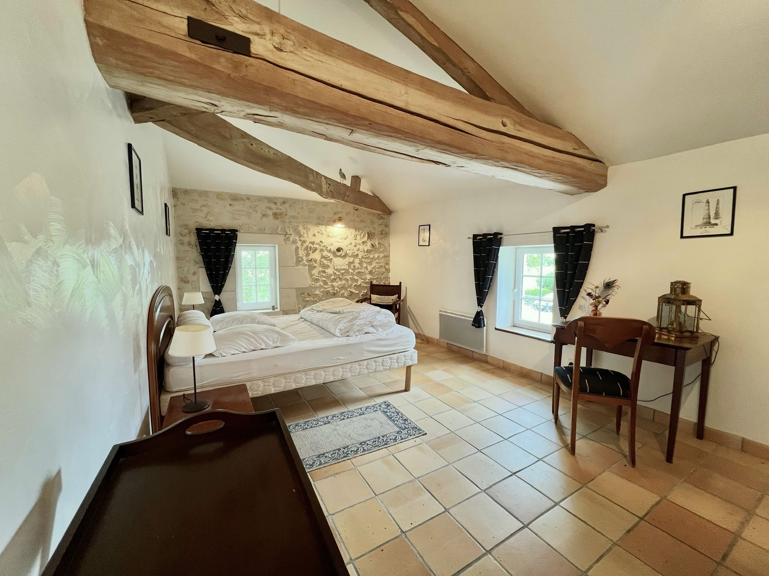 maison-de-charme-avec-maison-dhotes-au-coeur-de-la-campagne