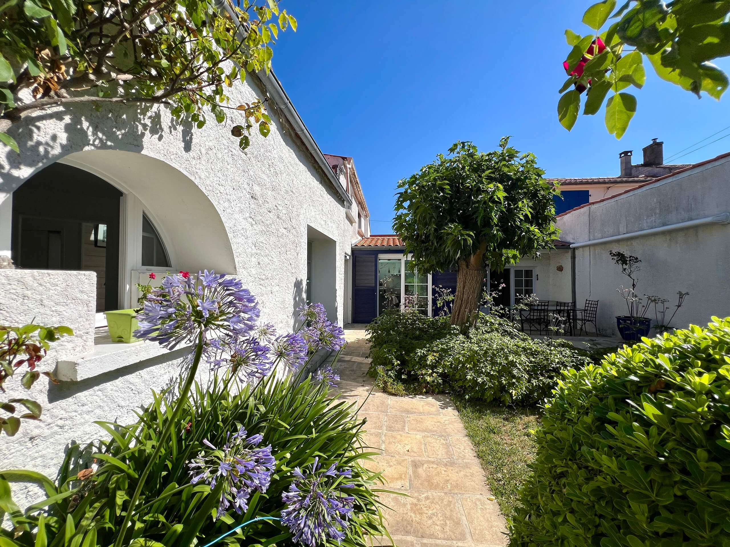 maison-de-charme-exterieurs-et-garages